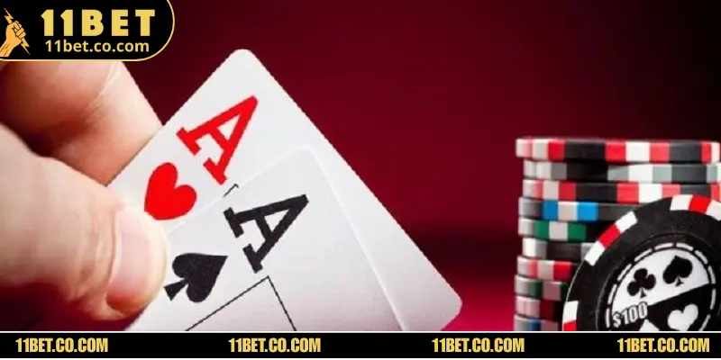 Xì Dách 11BET – Trải Nghiệm Game Bài Đỉnh Cao, Thắng Lớn Quan sát lá ngửa của nhà cái